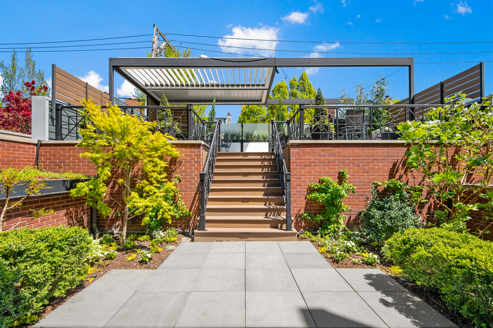 2245 N Magnolia Avenue