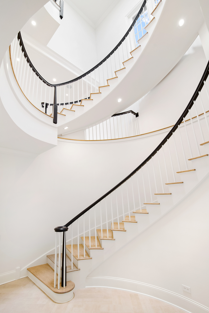 2245 N Magnolia Avenue