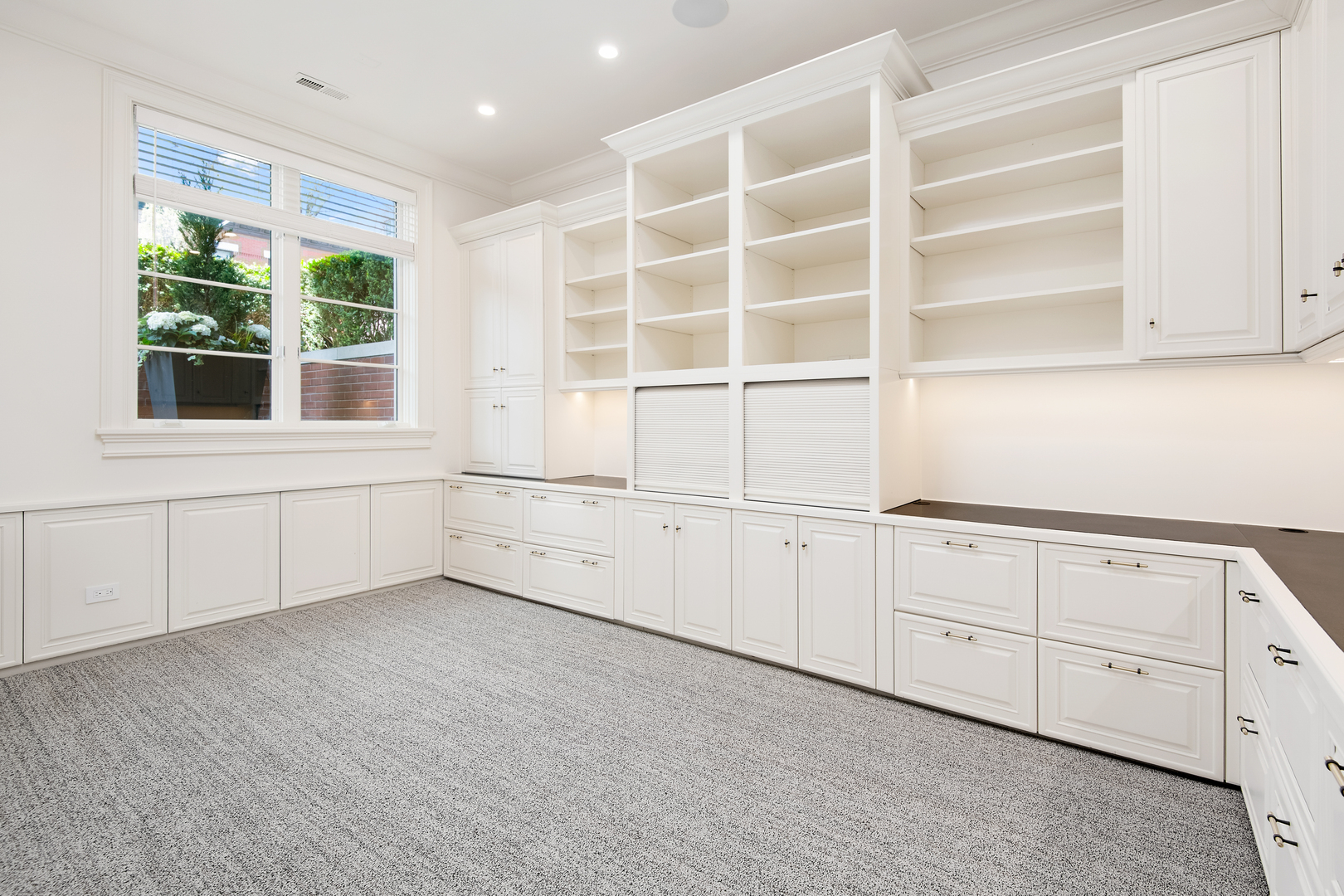 2245 N Magnolia Avenue