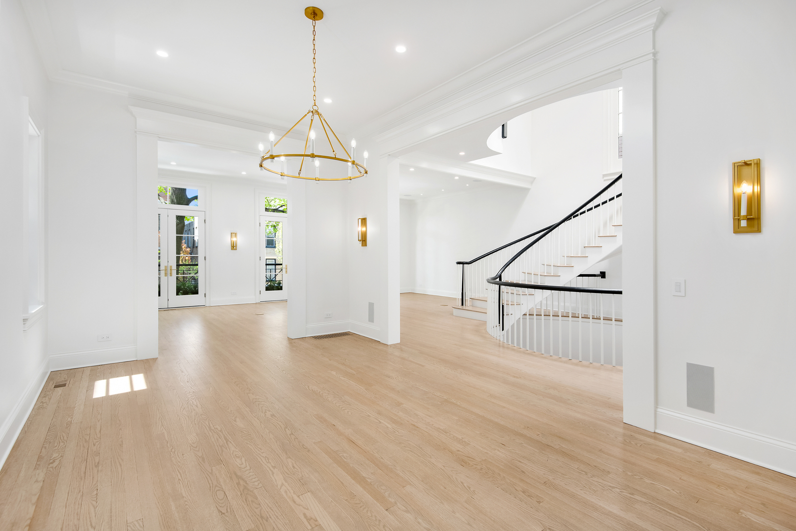 2245 N Magnolia Avenue