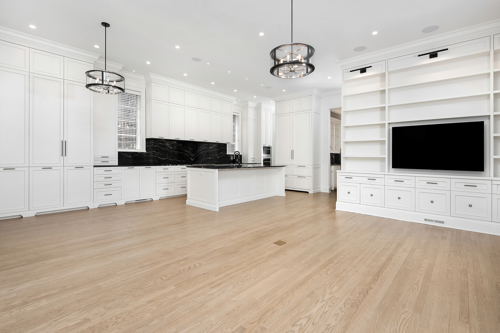 2245 N Magnolia Avenue