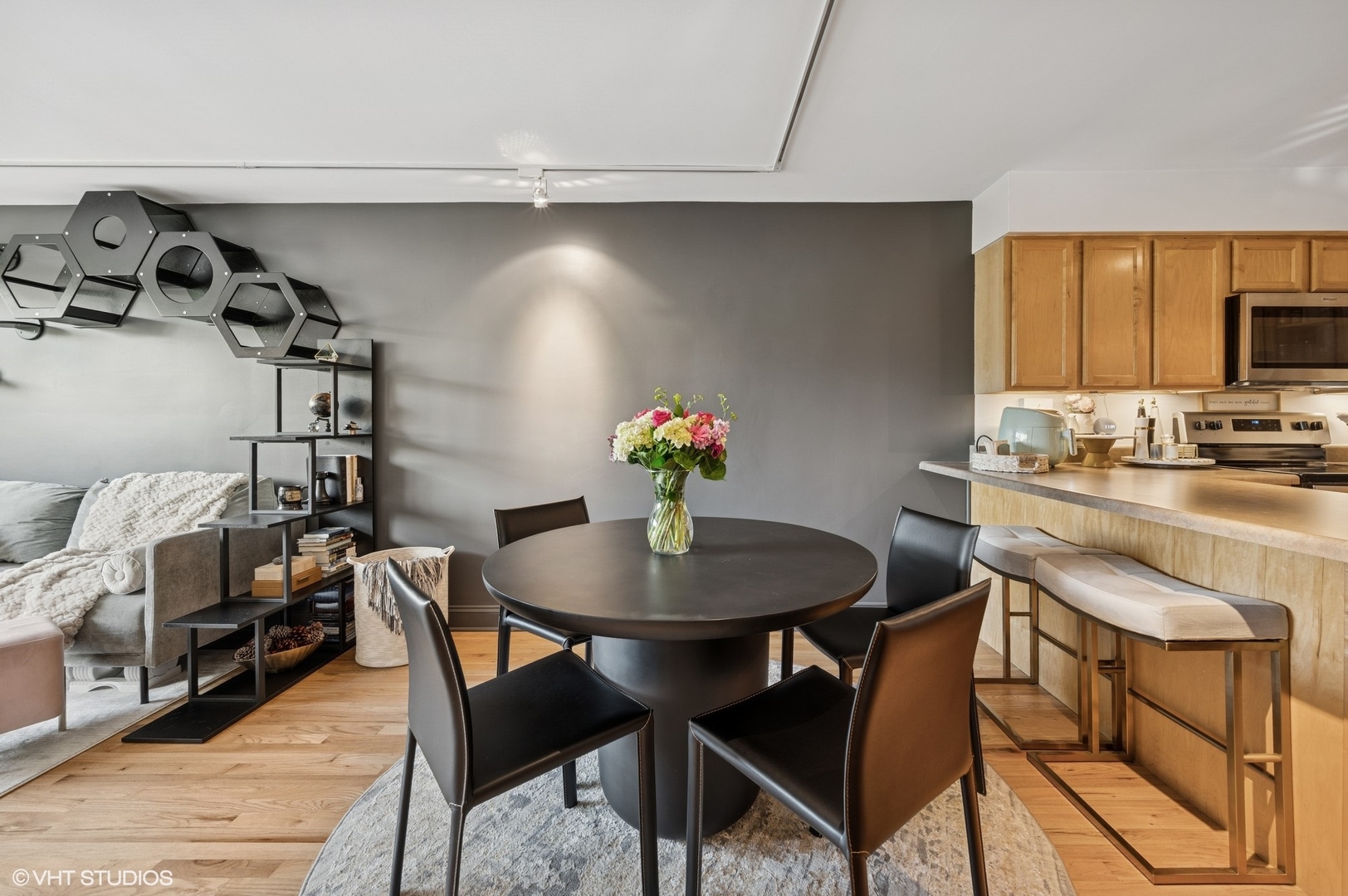 5854 N Kenmore Avenue Unit: 4F