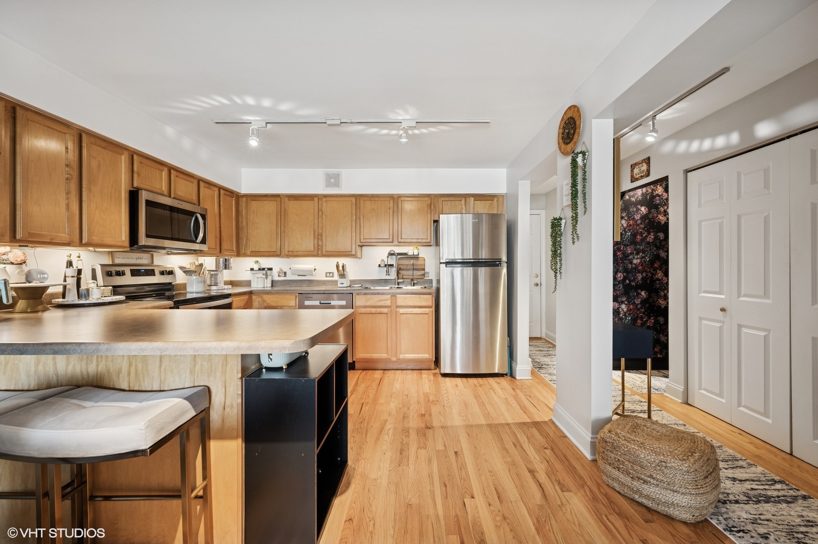 5854 N Kenmore Avenue Unit: 4F