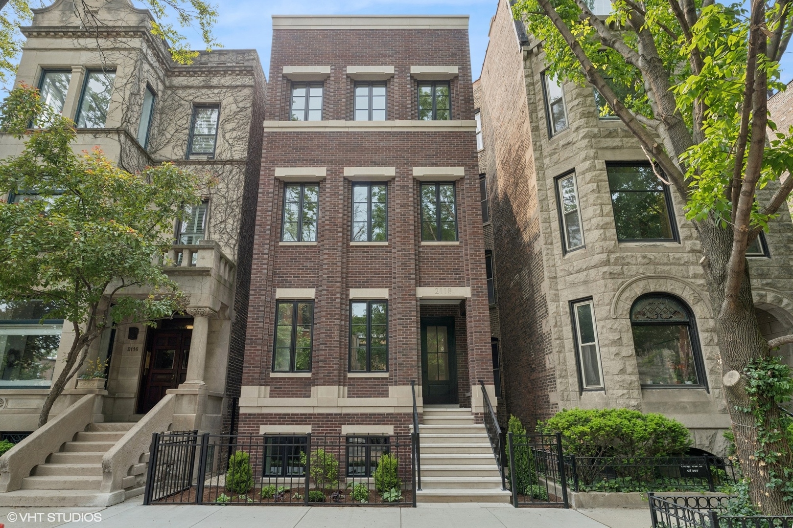 2118 N Sheffield Avenue Unit: 1