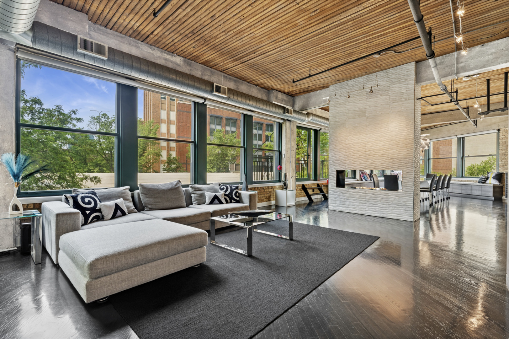 411 W Ontario Street Unit: 201-302