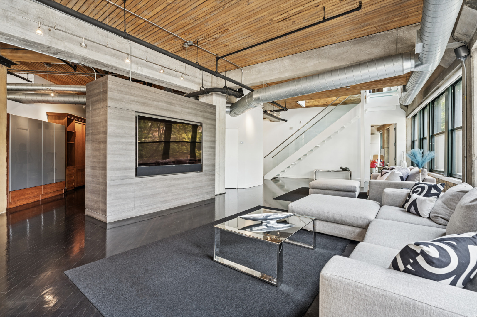 411 W Ontario Street Unit: 201-302