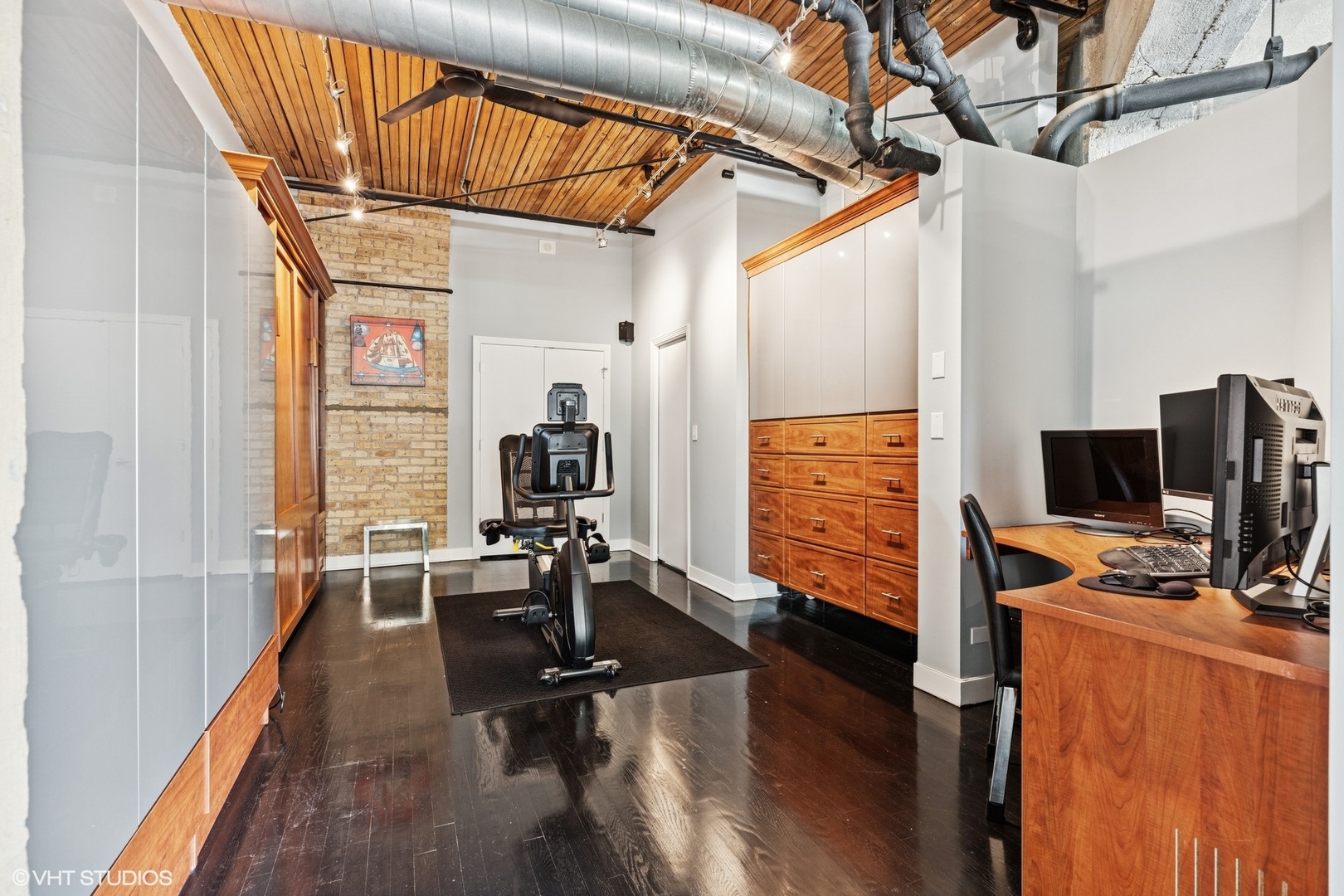411 W Ontario Street Unit: 201-302
