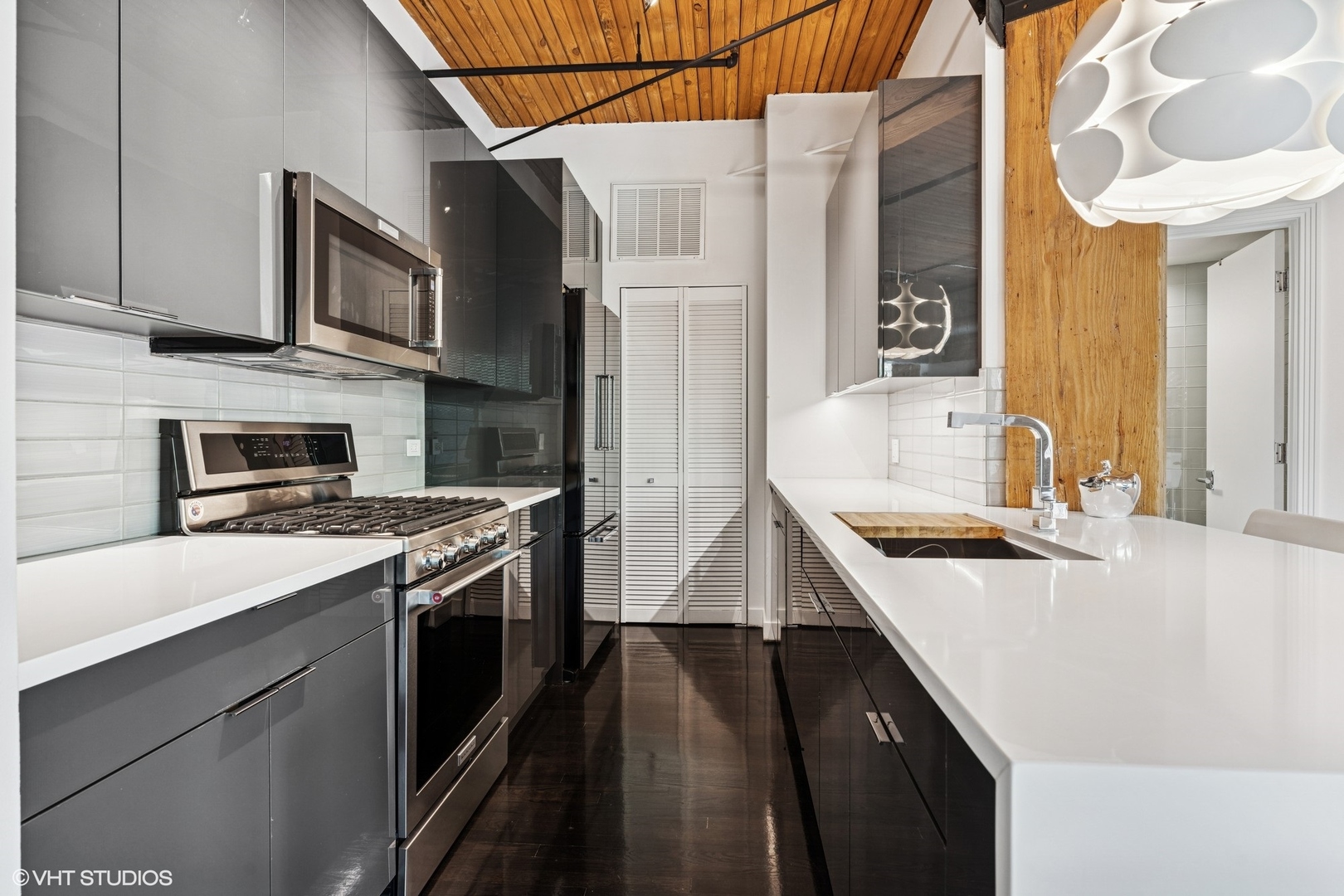 411 W Ontario Street Unit: 201-302