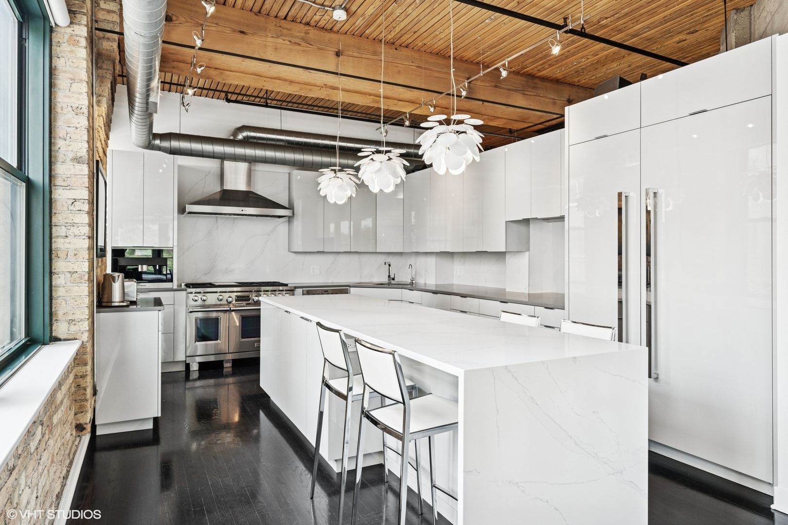411 W Ontario Street Unit: 201-302