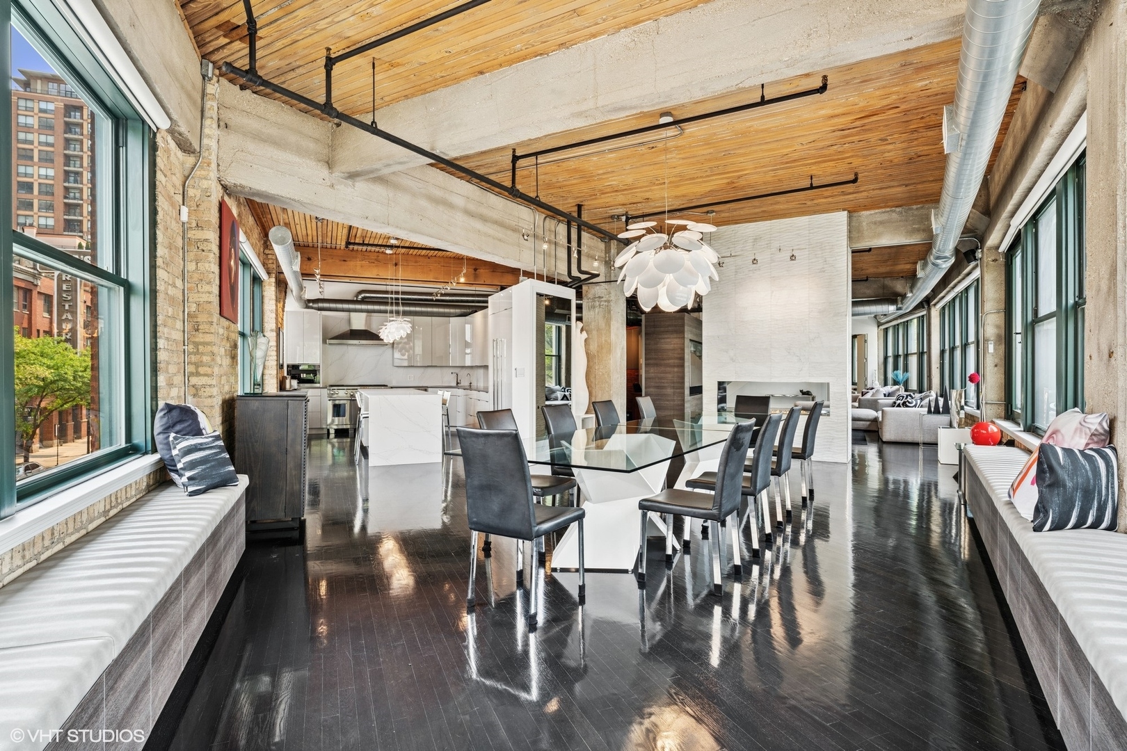 411 W Ontario Street Unit: 201-302