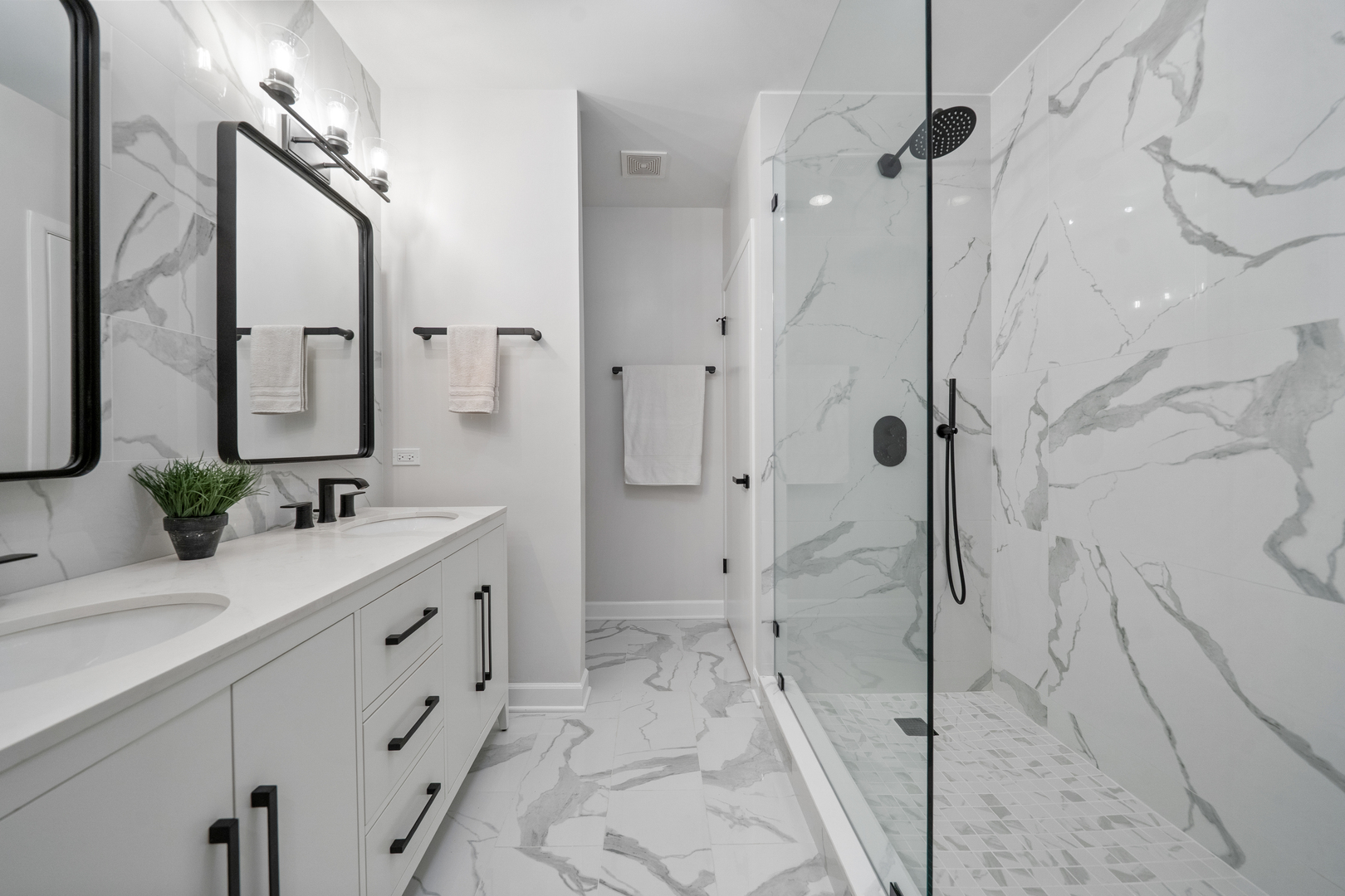 2321 W Lyndale Street Unit: 1
