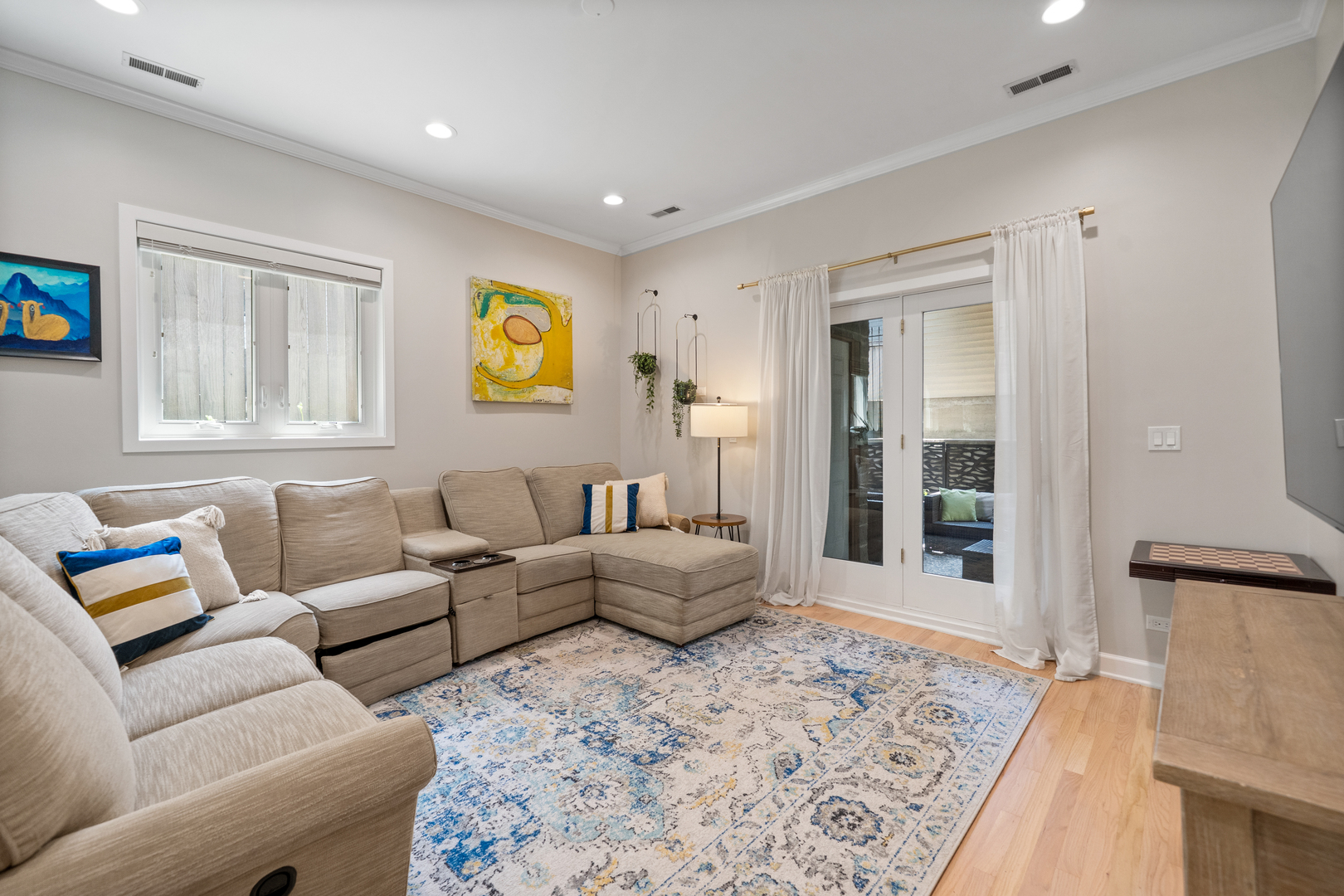 2321 W Lyndale Street Unit: 1