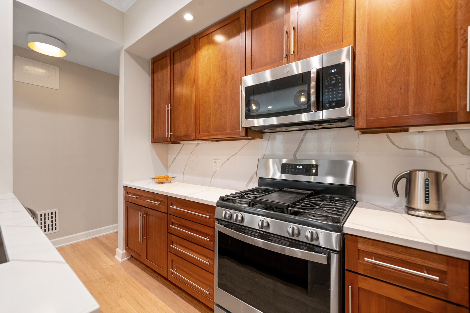 2321 W Lyndale Street Unit: 1