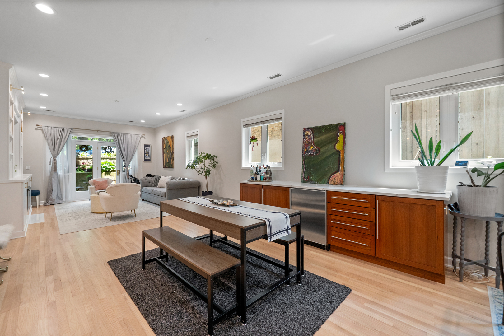 2321 W Lyndale Street Unit: 1