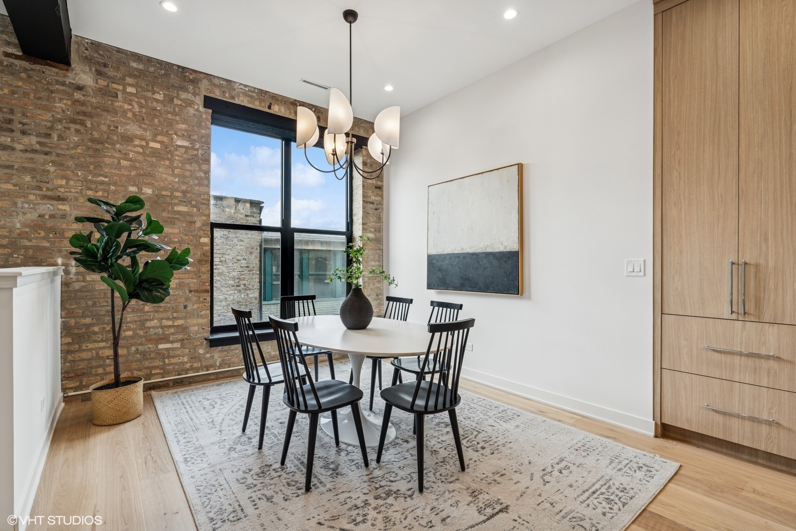 401 N Aberdeen Street Unit: 2N