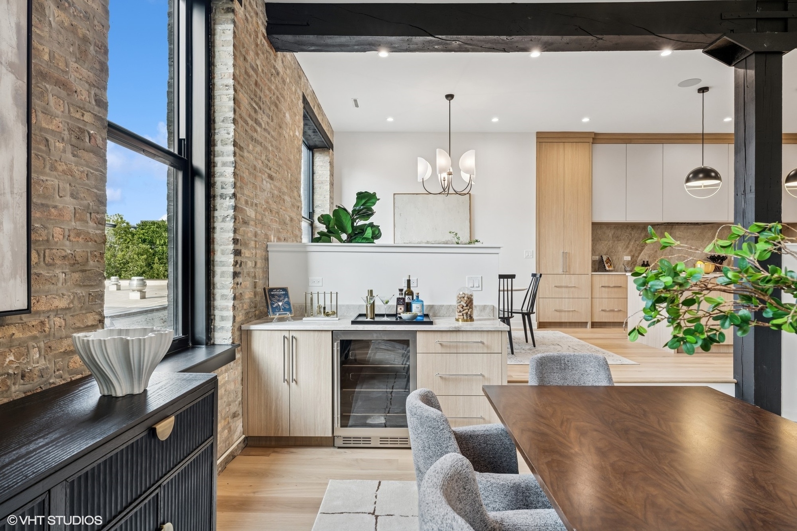 401 N Aberdeen Street Unit: 2S