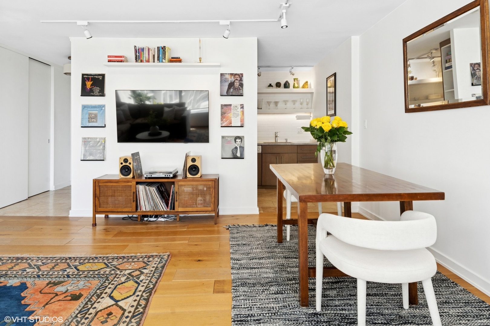 5455 N Sheridan Road Unit: 1006