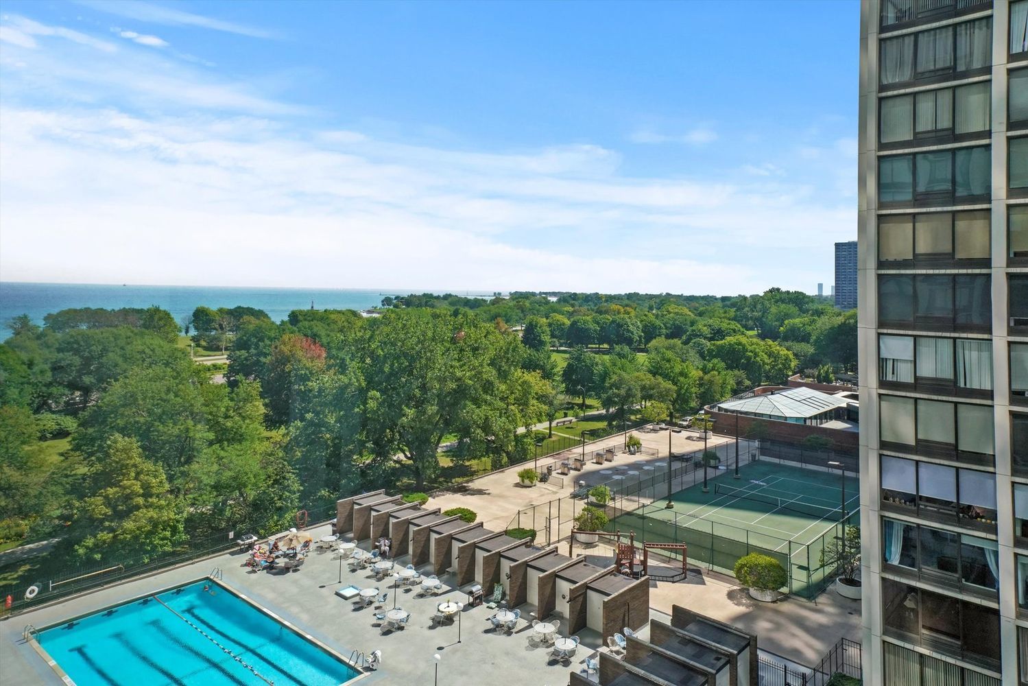 5455 N Sheridan Road Unit: 1006