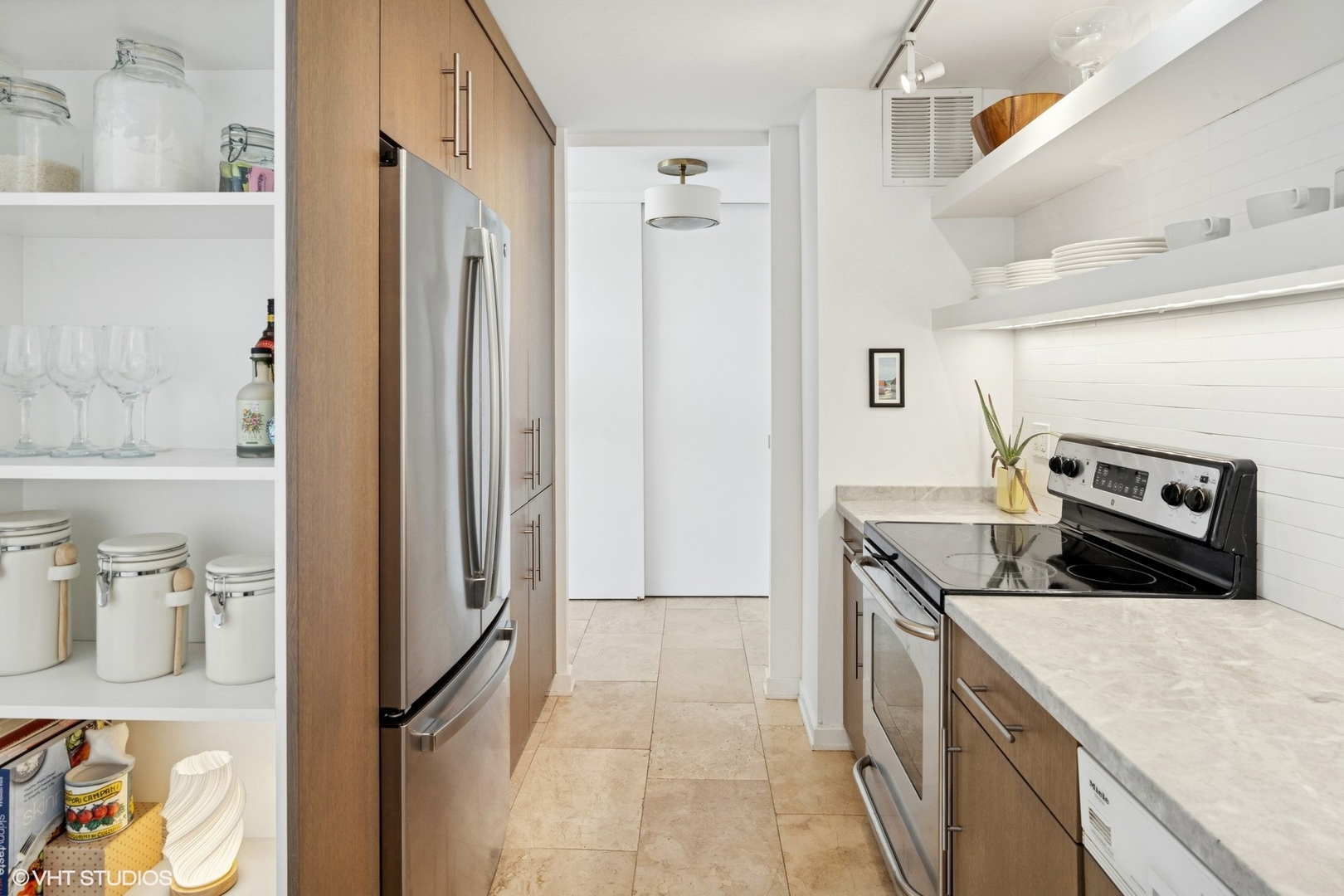 5455 N Sheridan Road Unit: 1006