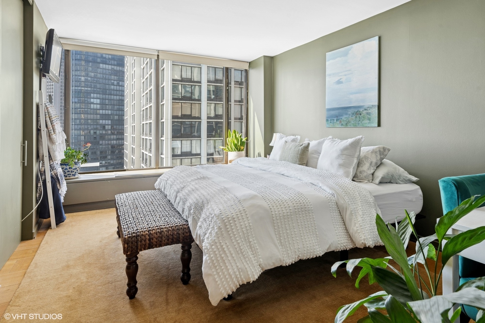 5455 N Sheridan Road Unit: 1006