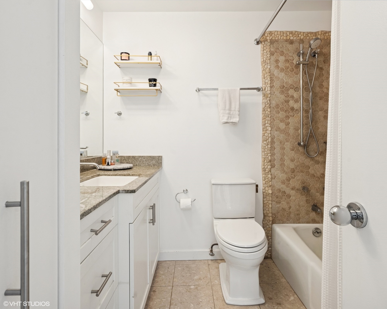 5455 N Sheridan Road Unit: 1006