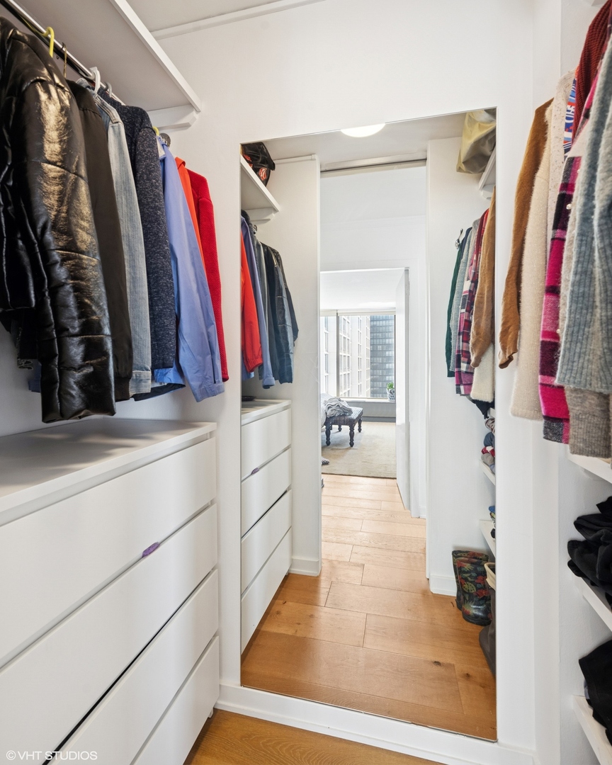 5455 N Sheridan Road Unit: 1006