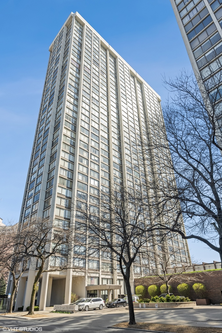 5455 N Sheridan Road Unit: 1006