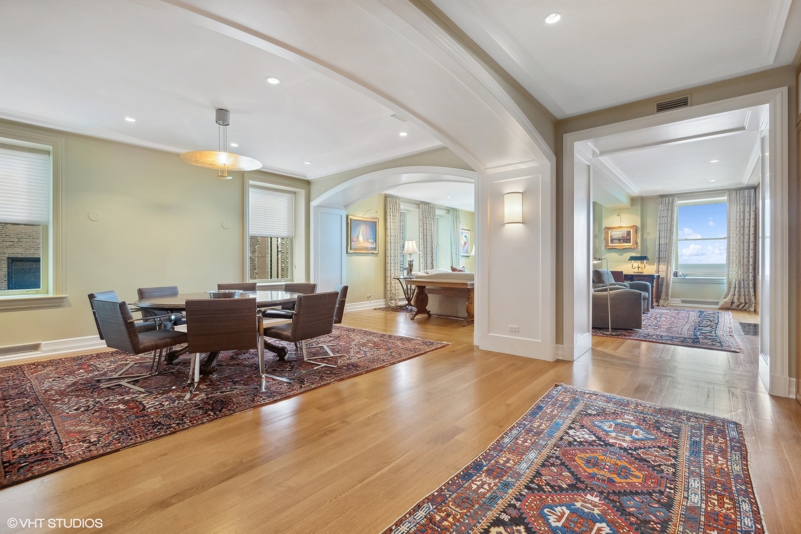 189 E Lake Shore Drive Unit: 15W