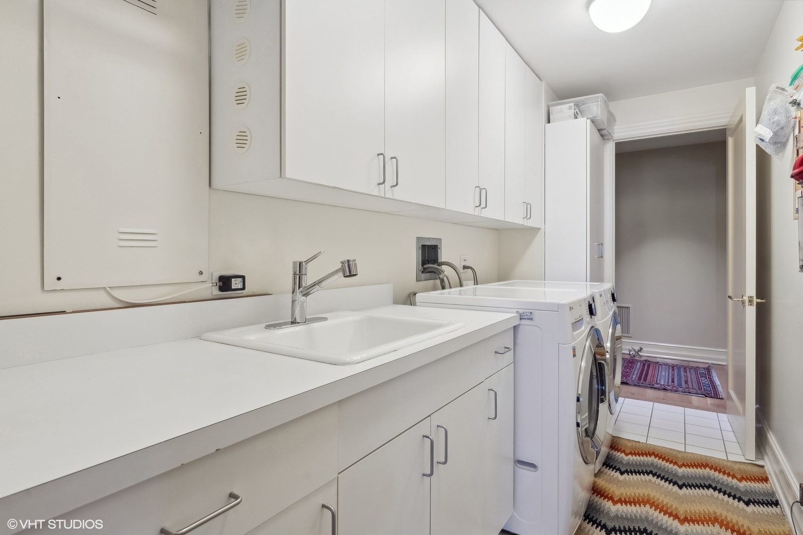 189 E Lake Shore Drive Unit: 15W
