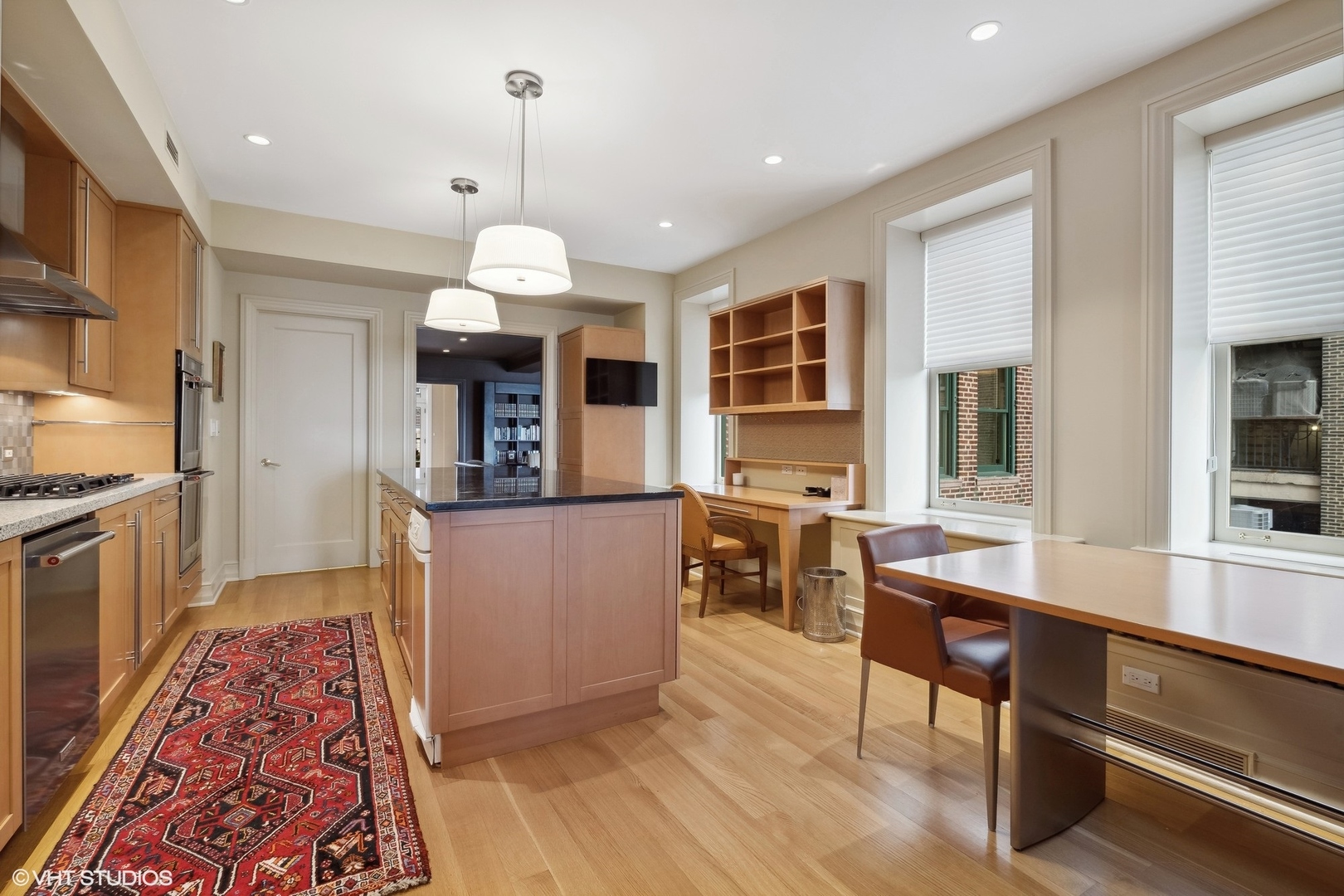 189 E Lake Shore Drive Unit: 15W