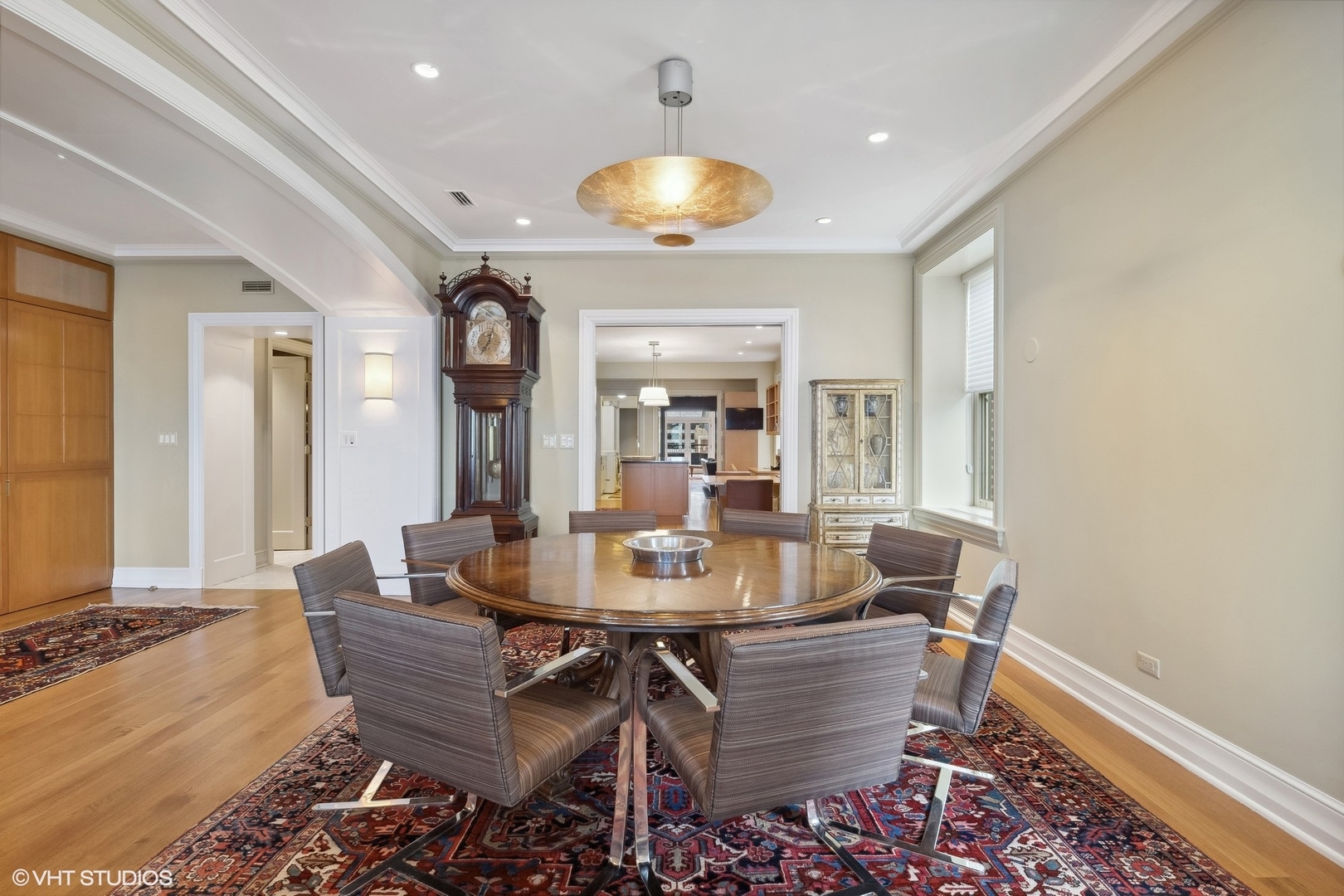 189 E Lake Shore Drive Unit: 15W