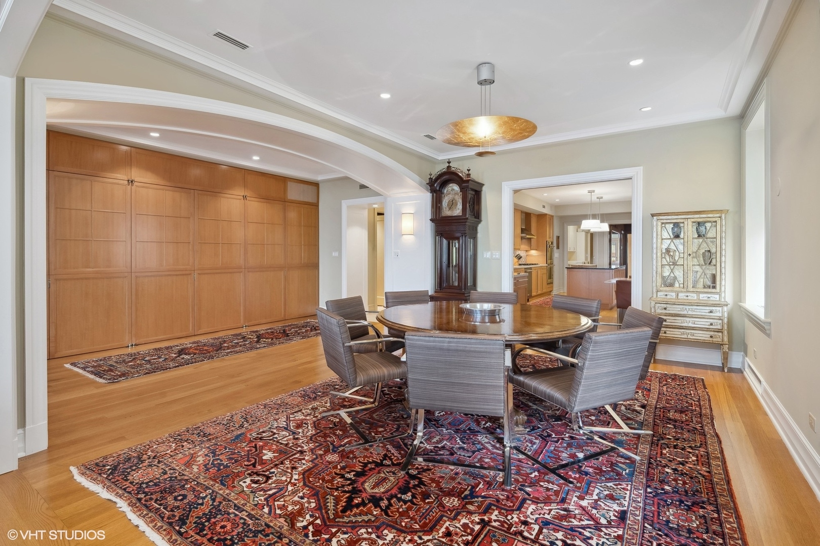 189 E Lake Shore Drive Unit: 15W