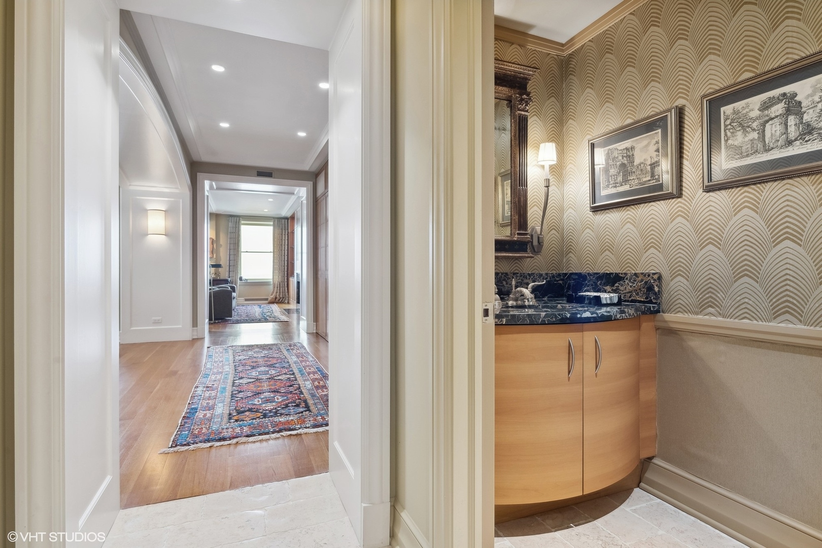 189 E Lake Shore Drive Unit: 15W