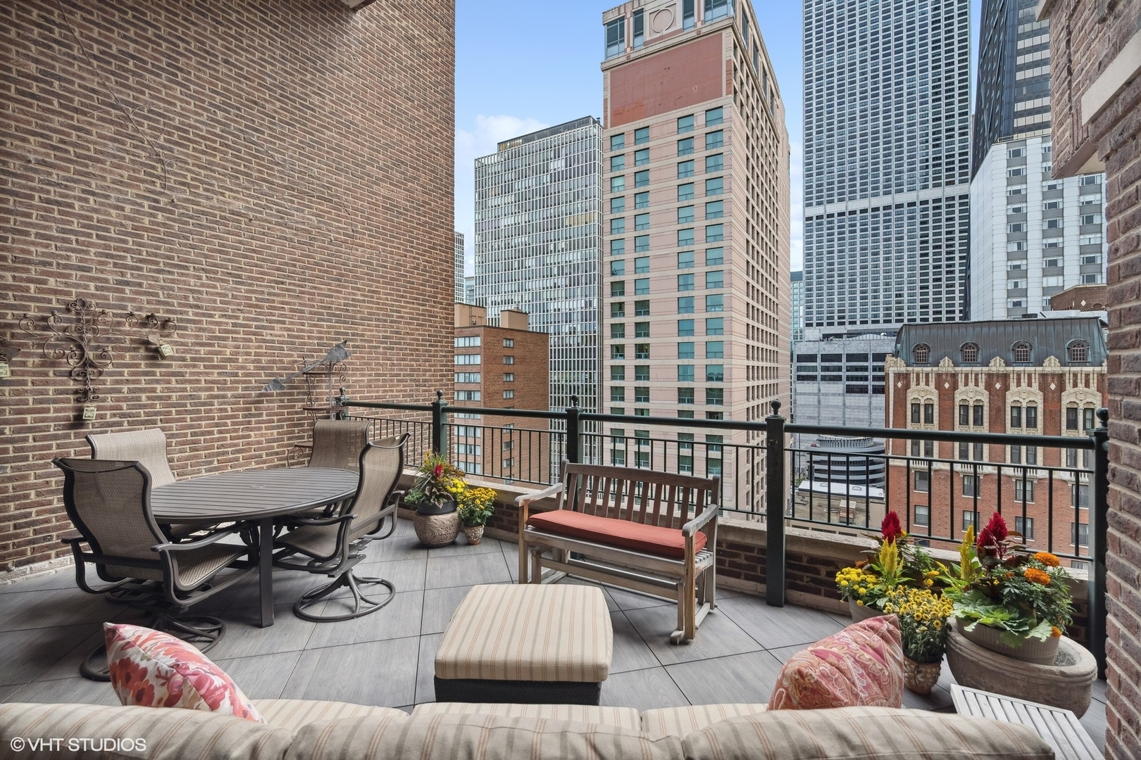 189 E Lake Shore Drive Unit: 15W