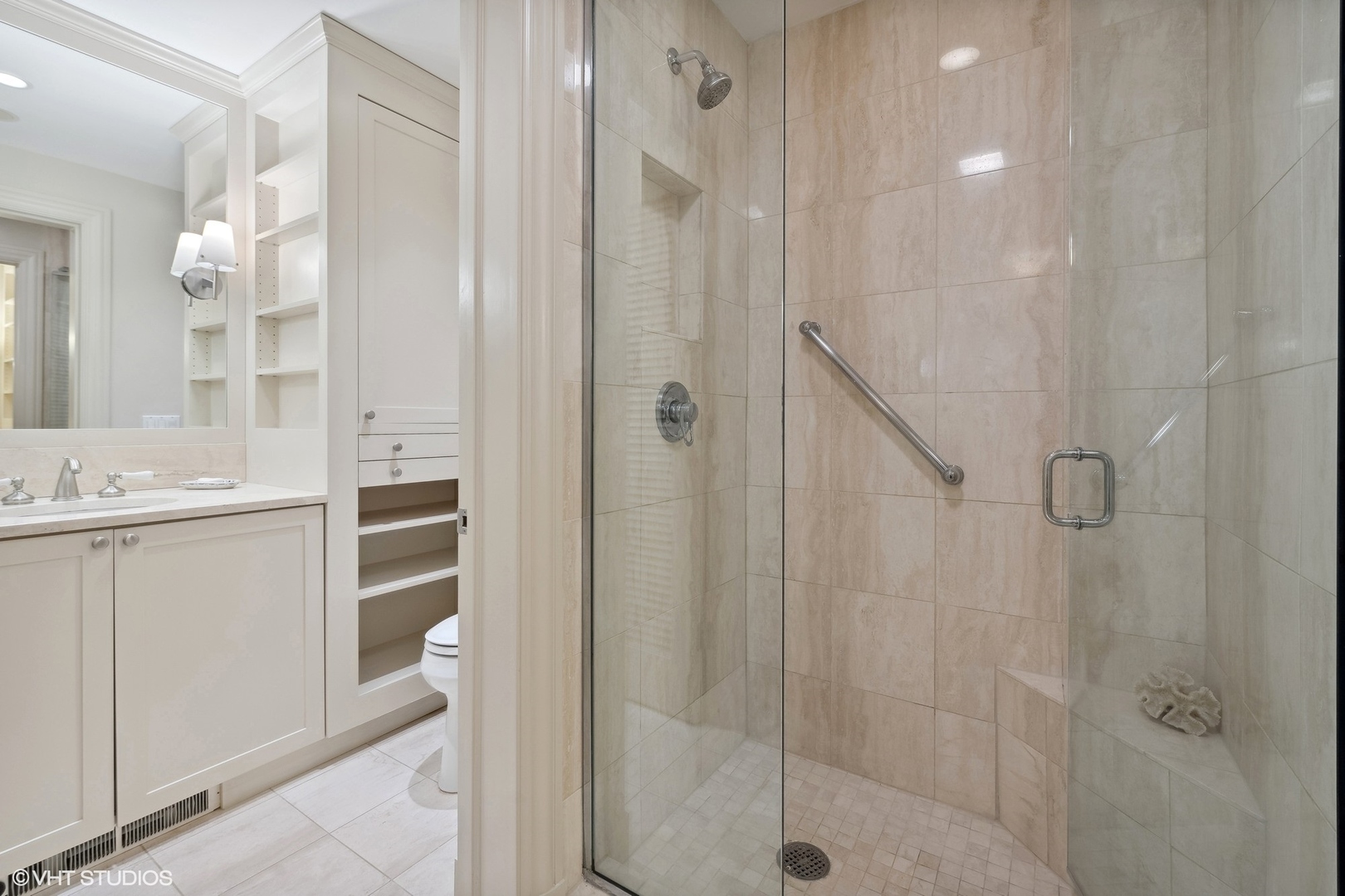 189 E Lake Shore Drive Unit: 15W