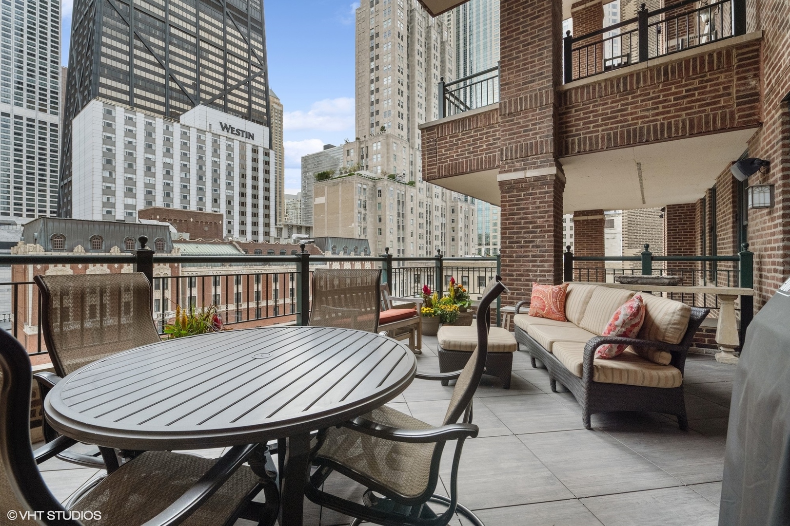 189 E Lake Shore Drive Unit: 15W