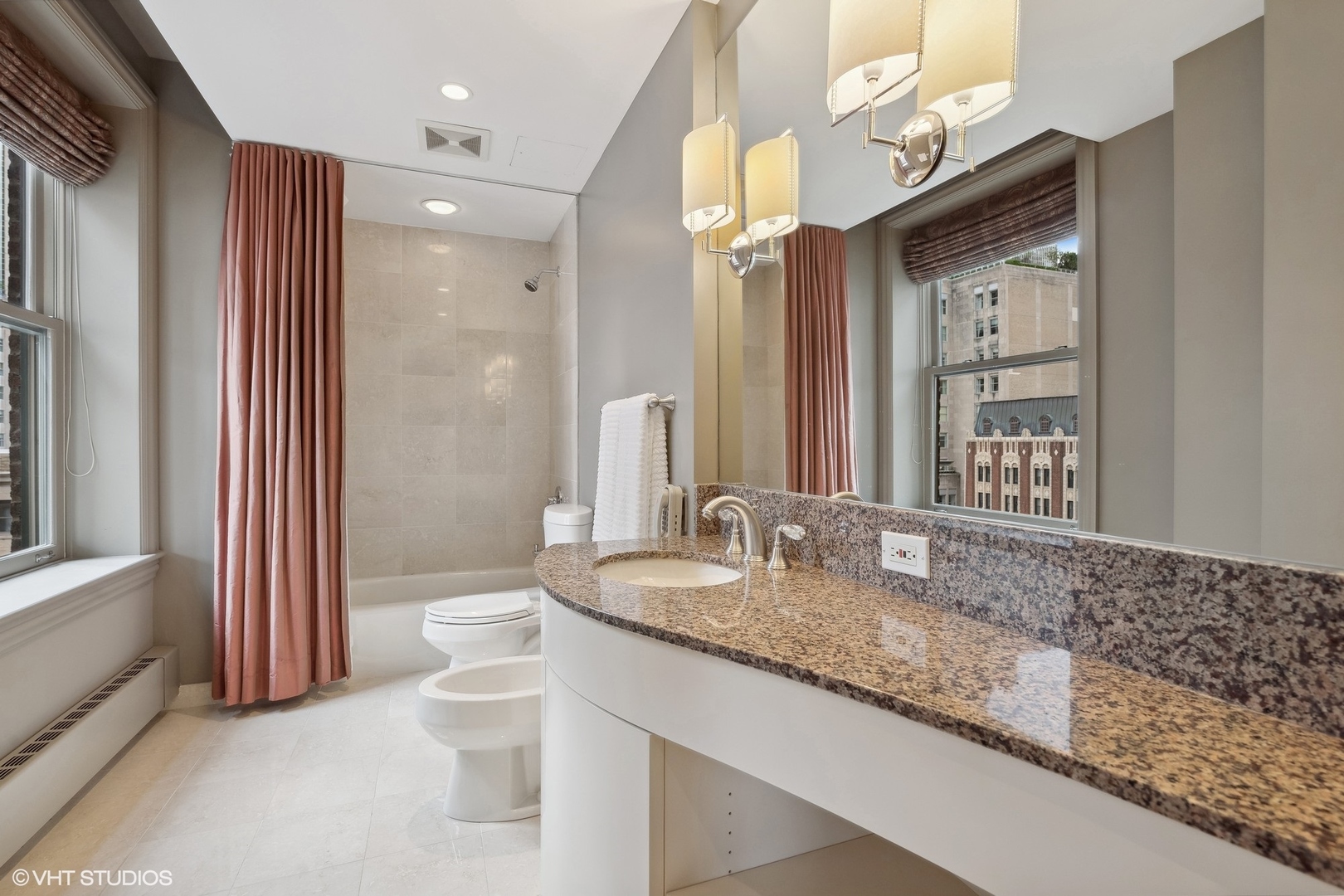 189 E Lake Shore Drive Unit: 15W