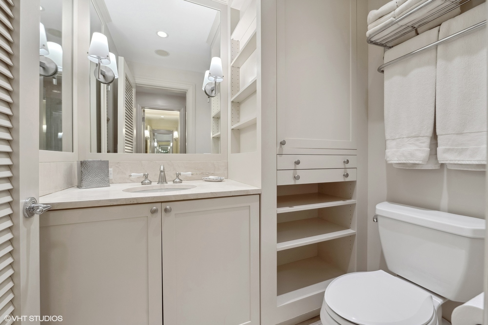 189 E Lake Shore Drive Unit: 15W