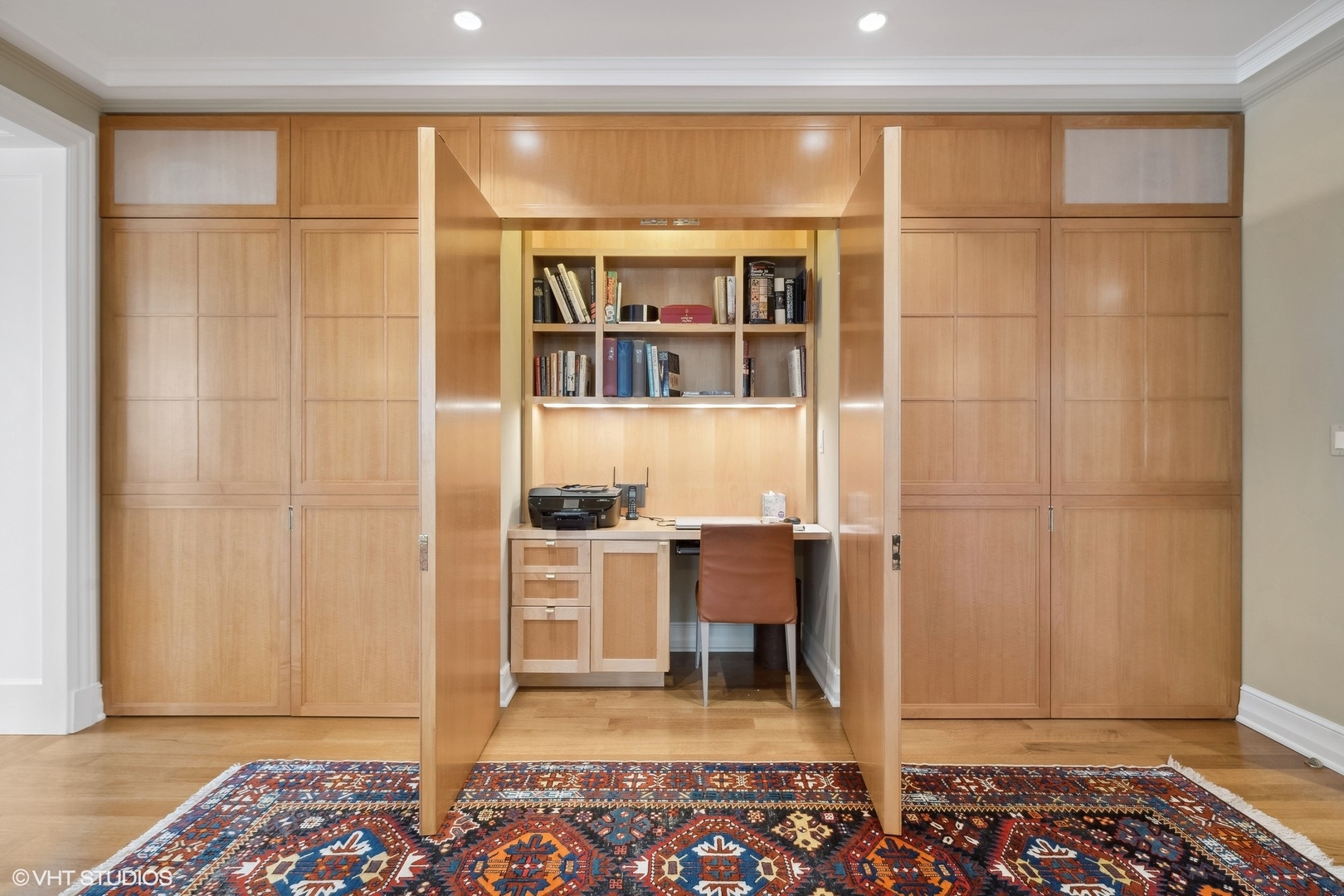 189 E Lake Shore Drive Unit: 15W