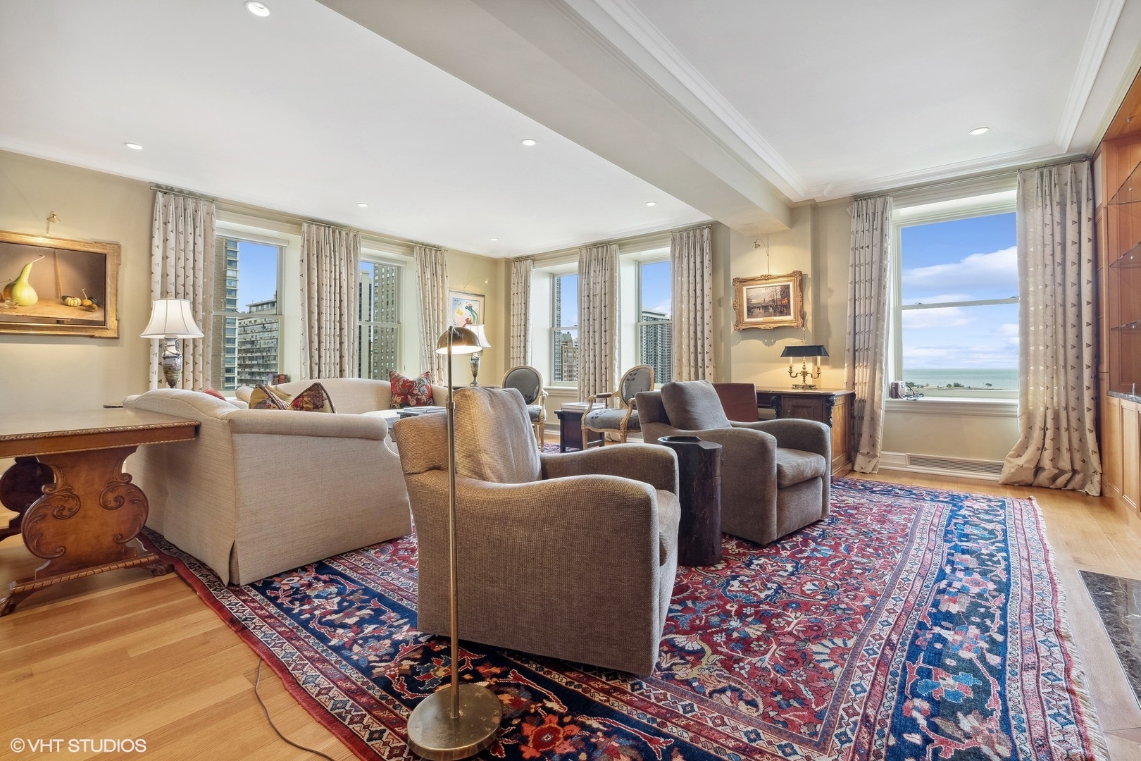 189 E Lake Shore Drive Unit: 15W