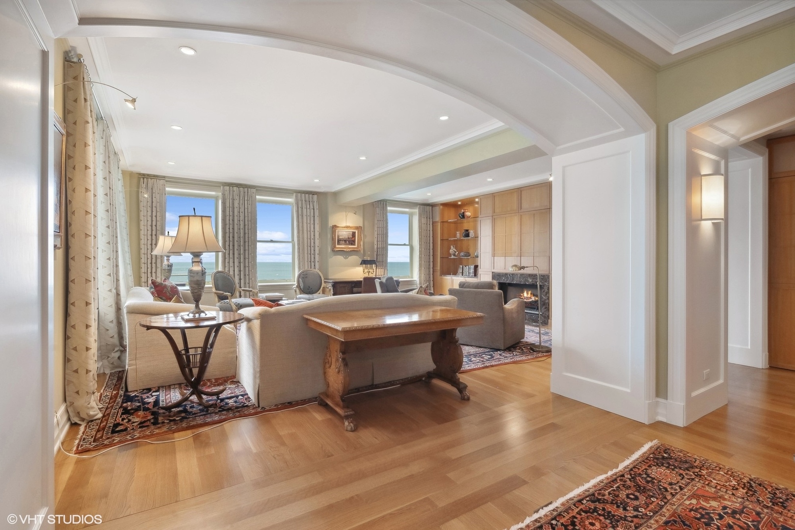 189 E Lake Shore Drive Unit: 15W