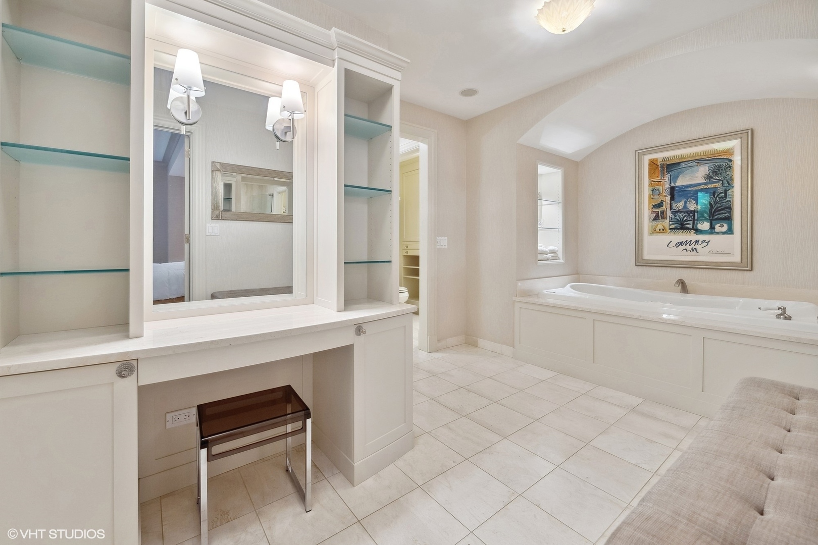 189 E Lake Shore Drive Unit: 15W