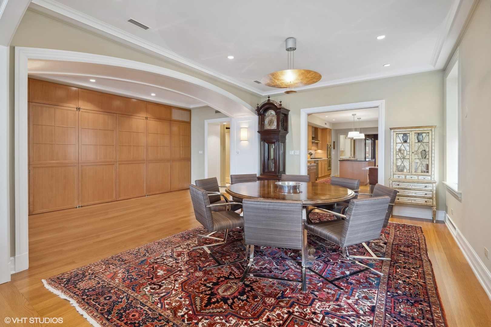 189 E Lake Shore Drive Unit: 15W