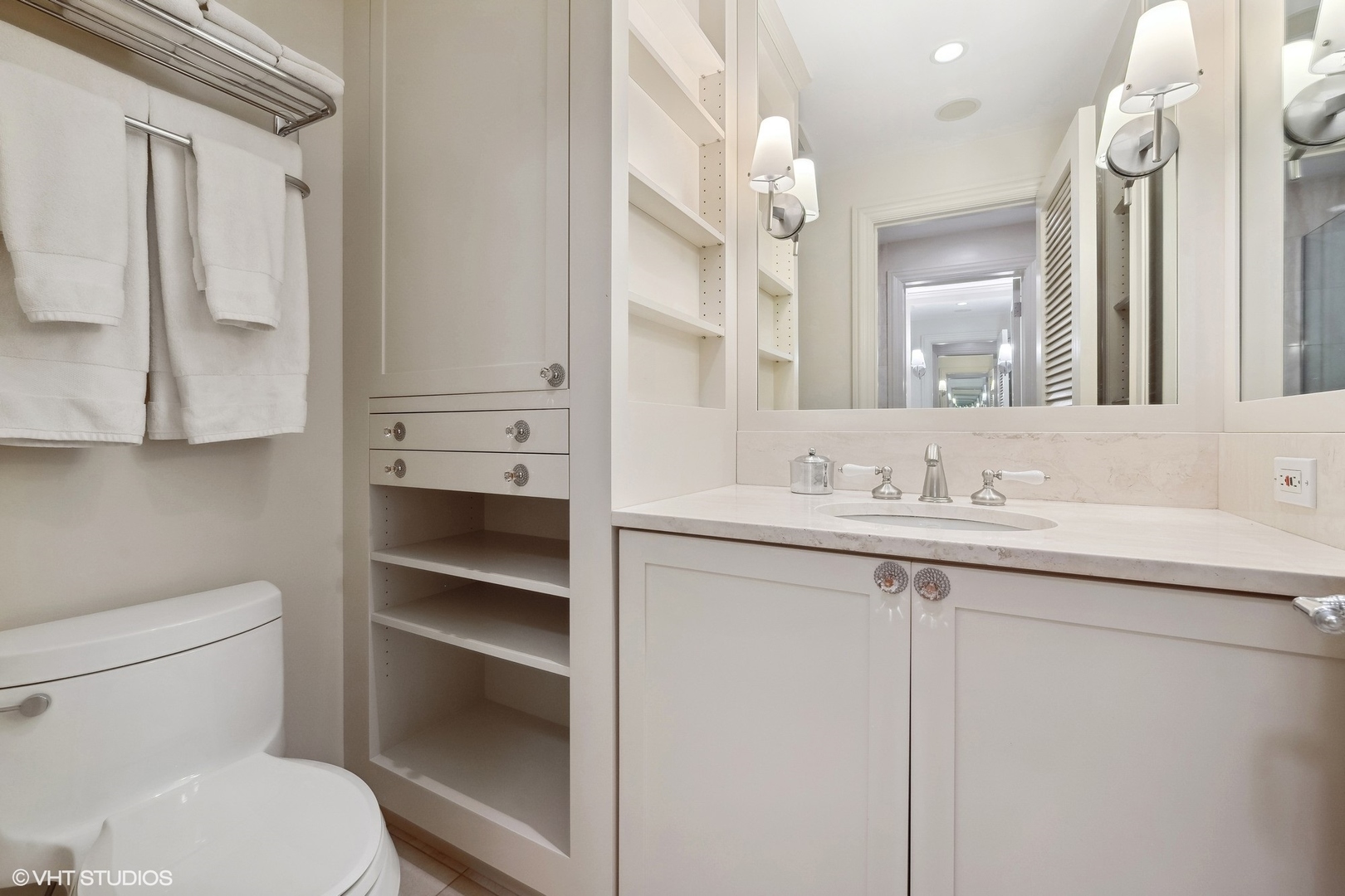 189 E Lake Shore Drive Unit: 15W