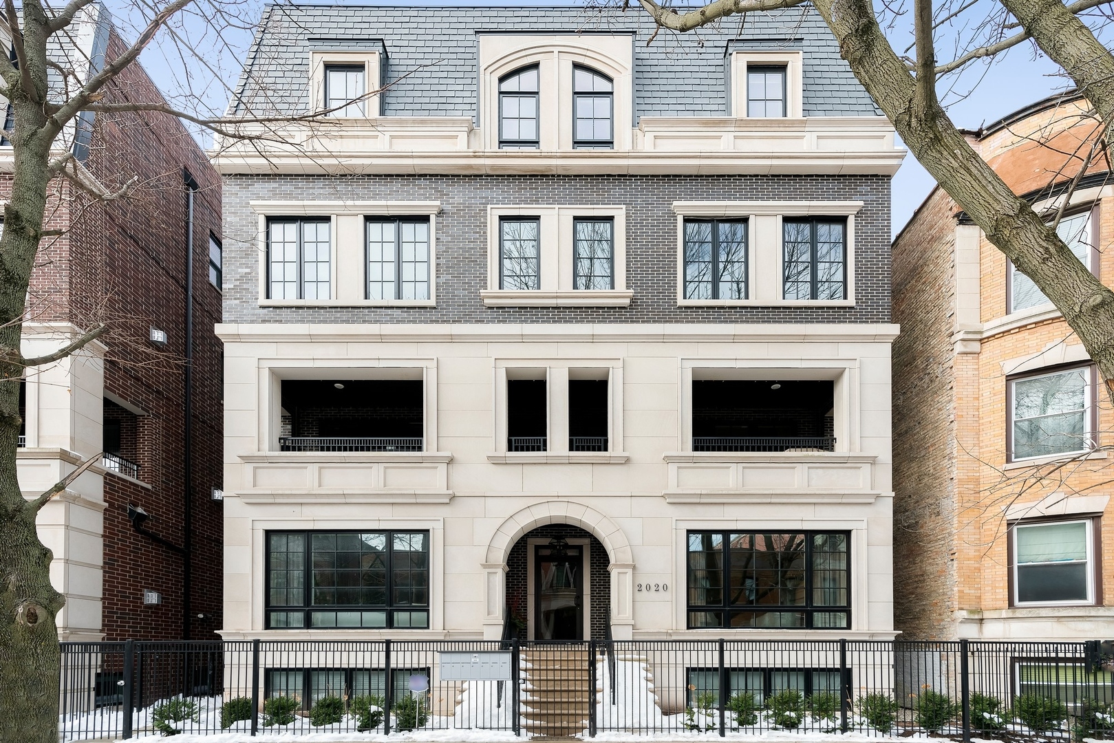 2020 N Howe Street Unit: 2S
