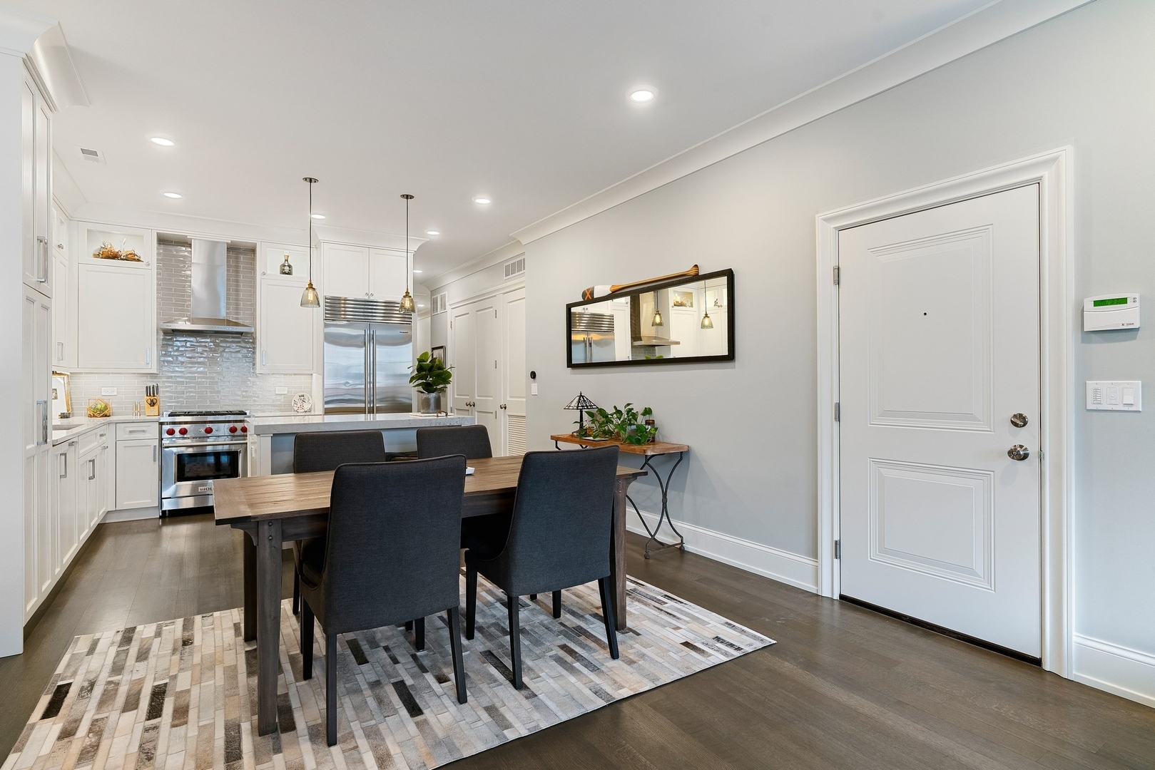 2020 N Howe Street Unit: 2S