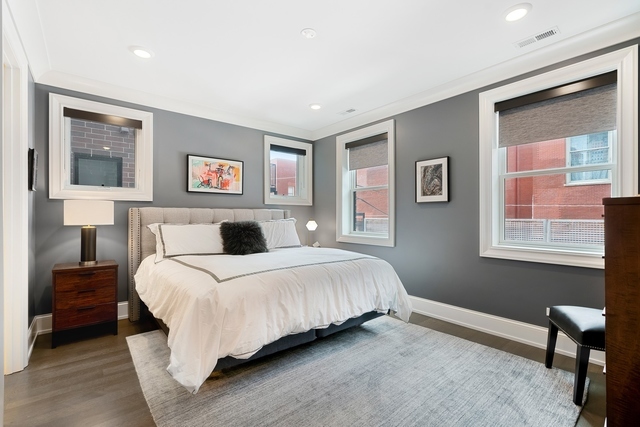 2020 N Howe Street Unit: 2S