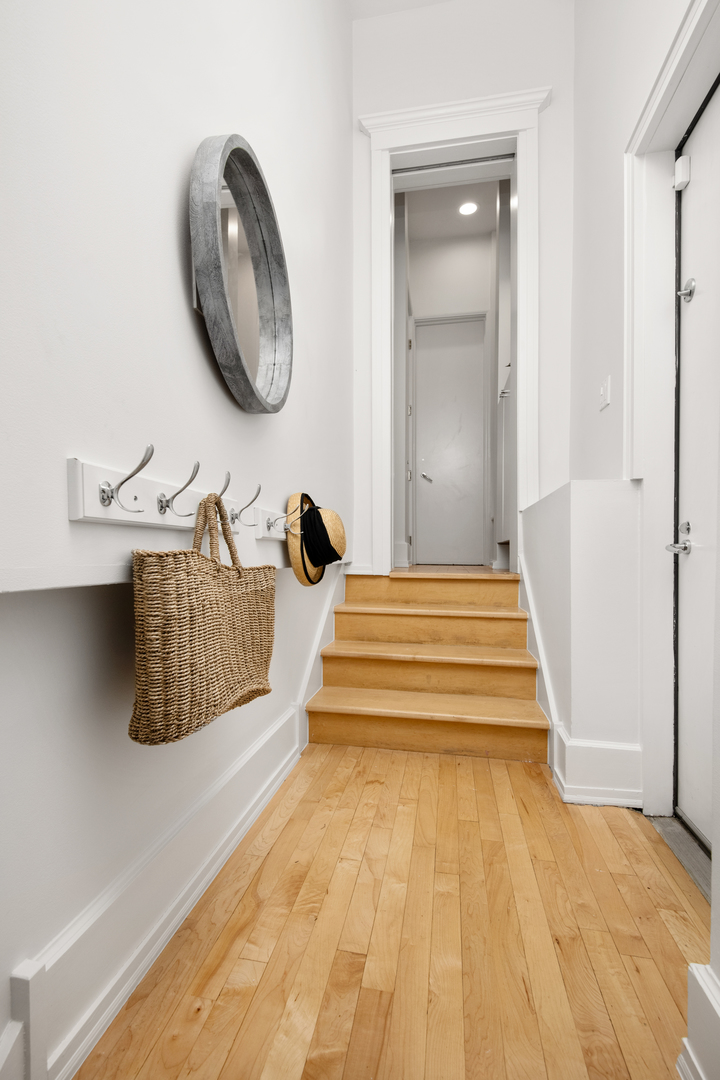 1318 W Schubert Avenue