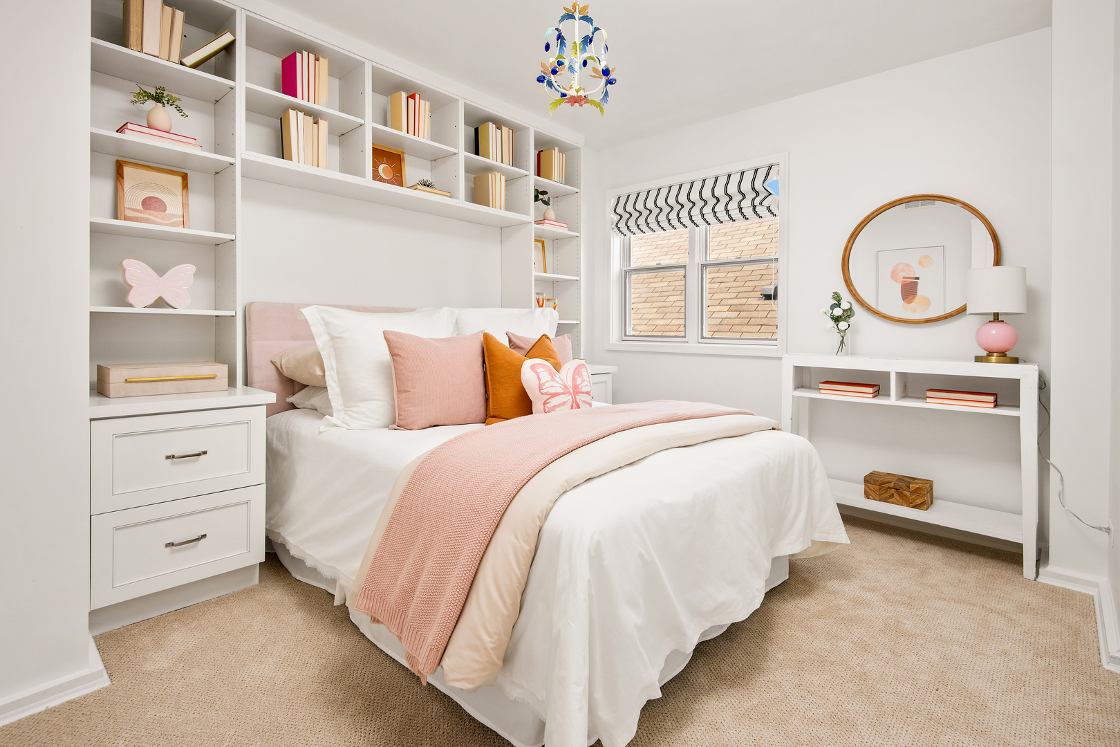 1318 W Schubert Avenue