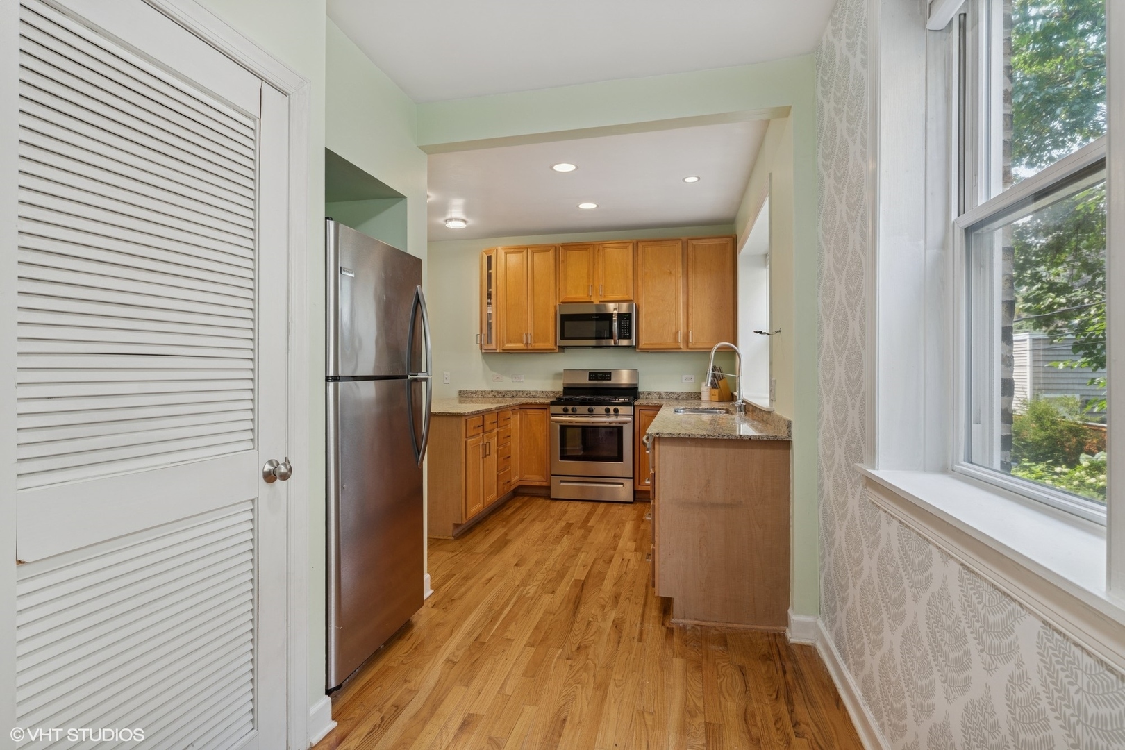 1531 W Rosemont Avenue Unit: 1S